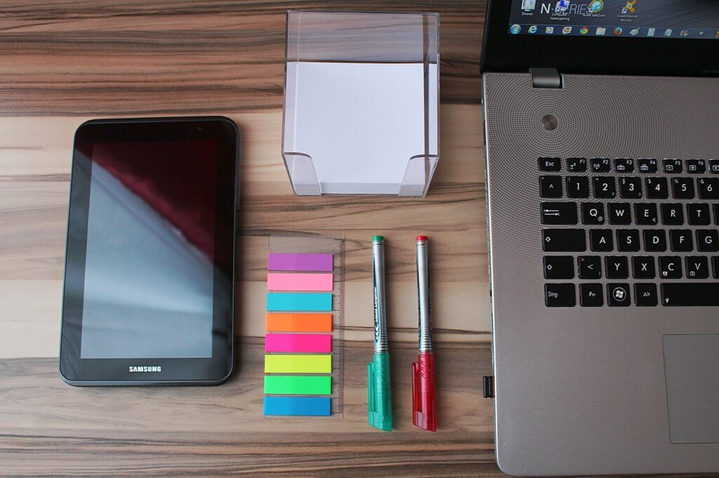 office, tablet, laptop-626098.jpg