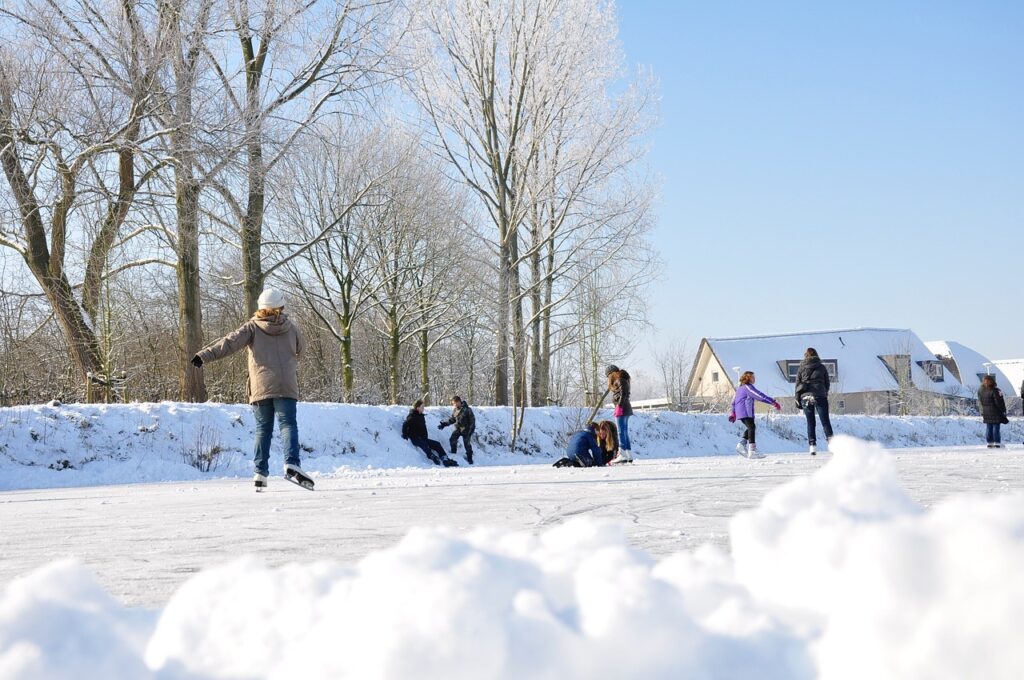 snow, ice skating, snow fun-1551741.jpg